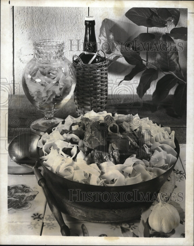 1975 Press Photo Meat and eggs prepared in slow cooker - RSM09889 - Historic Images