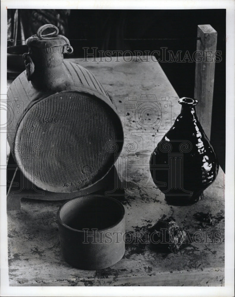 1974 Press Photo From wet clay to fired glazed piece of pottery - RSM09973 - Historic Images