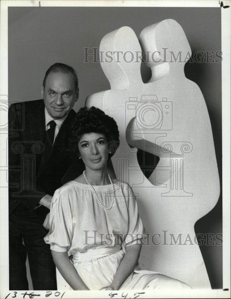1979 Edwin Newman Betty Rollin Co-hosts The American Family An - Historic Images