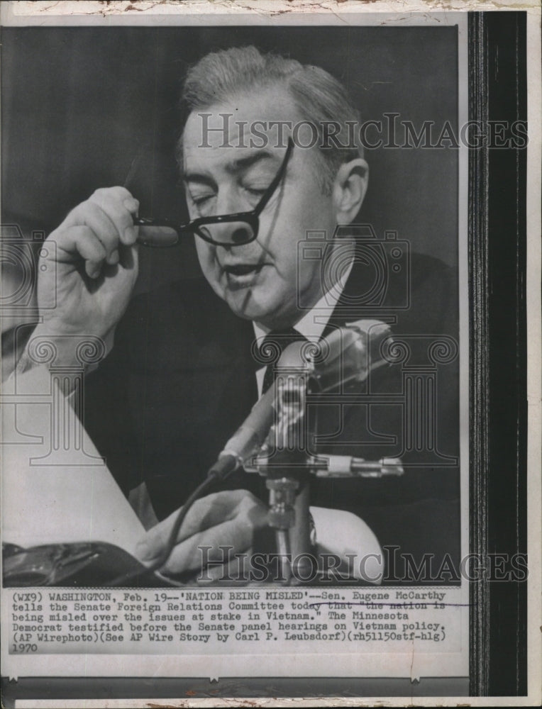 1970 Press Photo Sen. Eugene McCarthy at Senate Foreign Relations Committee - Historic Images