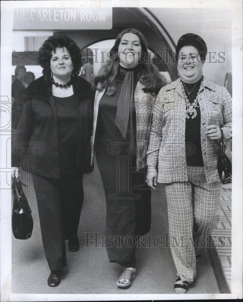 1975 Press Photo Dorothy Shula, Baby Jane Dexter, Mary Lee Hopper - RSM10465 - Historic Images