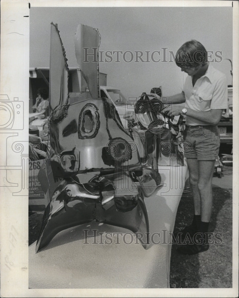 1977 Press Photo Interesting Scrap Metal Art of Ross M. Dickson, St. Petersburg - Historic Images