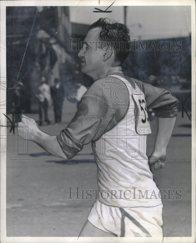 1943 Press Photo Williams Michalo, Detroit Champion Walker. - RSM10703 - Historic Images