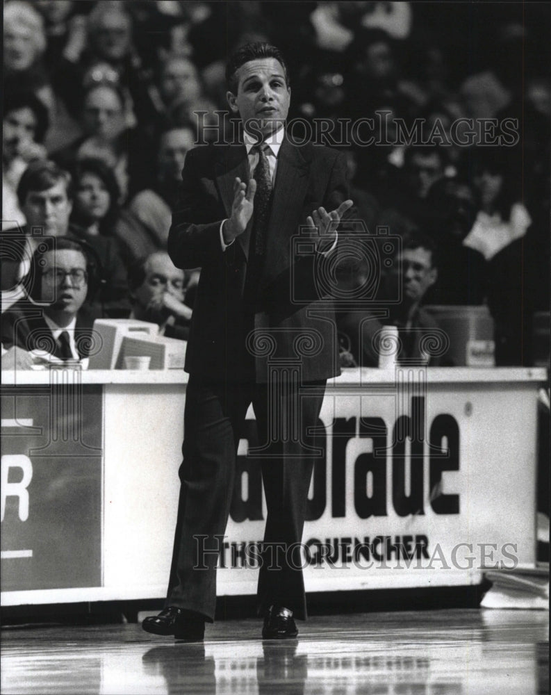 Press Photo Mike Fratello, NBA Coach for Atlanta Hawks, Cleveland and Memphis. - Historic Images