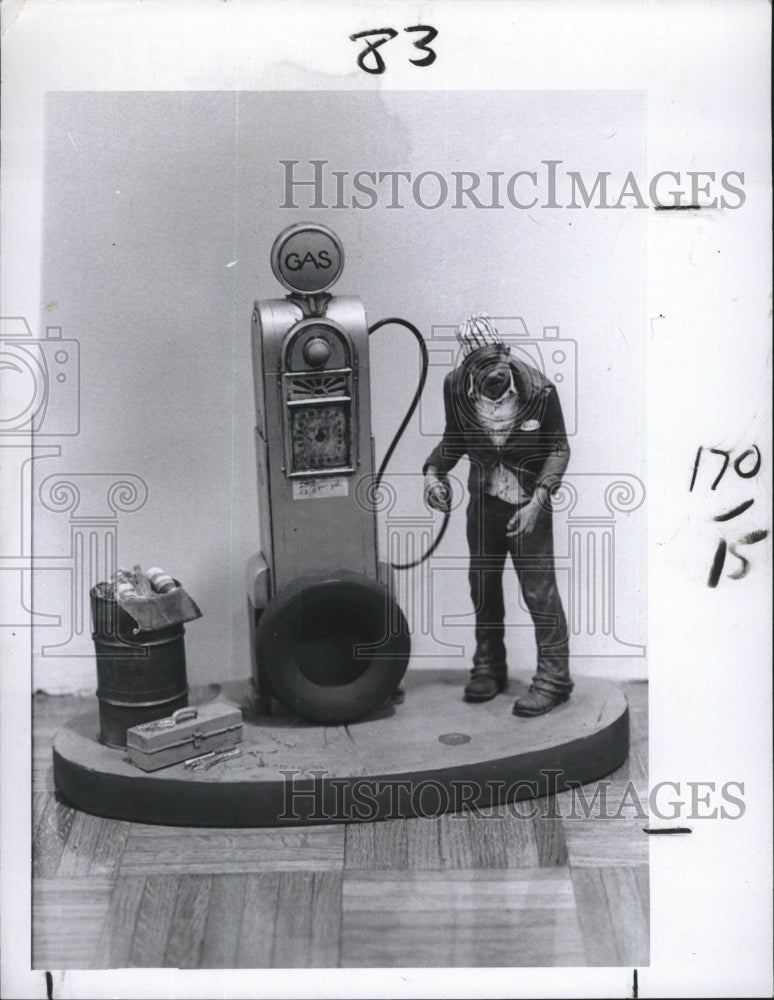 1982 Artist Michael German&#39;s sculpture &quot;The Good Old Days&quot;.-Historic Images