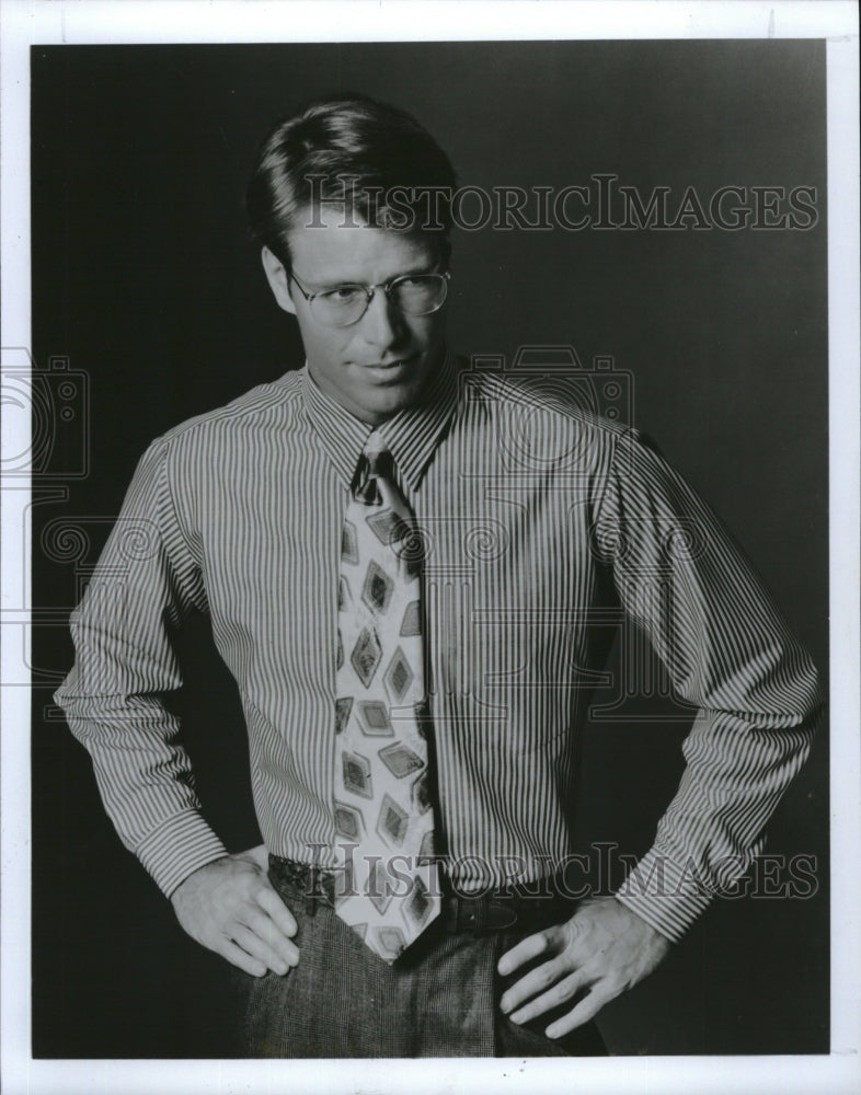 1992 Press Photo The striped shirt, patterned tie, glen plaid trousers - Historic Images