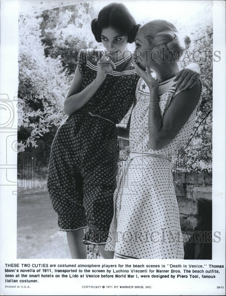 1971 Press Photo Venice Beach Outfits designed by Piero Tosi. - Historic Images