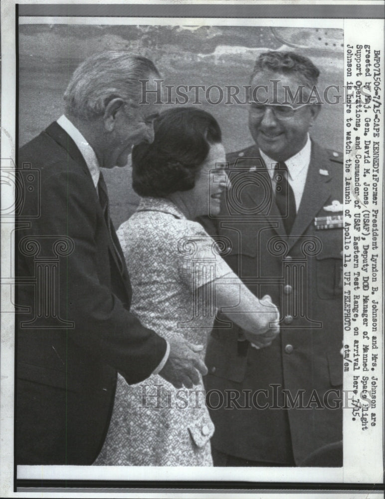 1969 Press Photo Mrs.and Pres.Johnson  with Gen.David M.Jones of USAF. - Historic Images