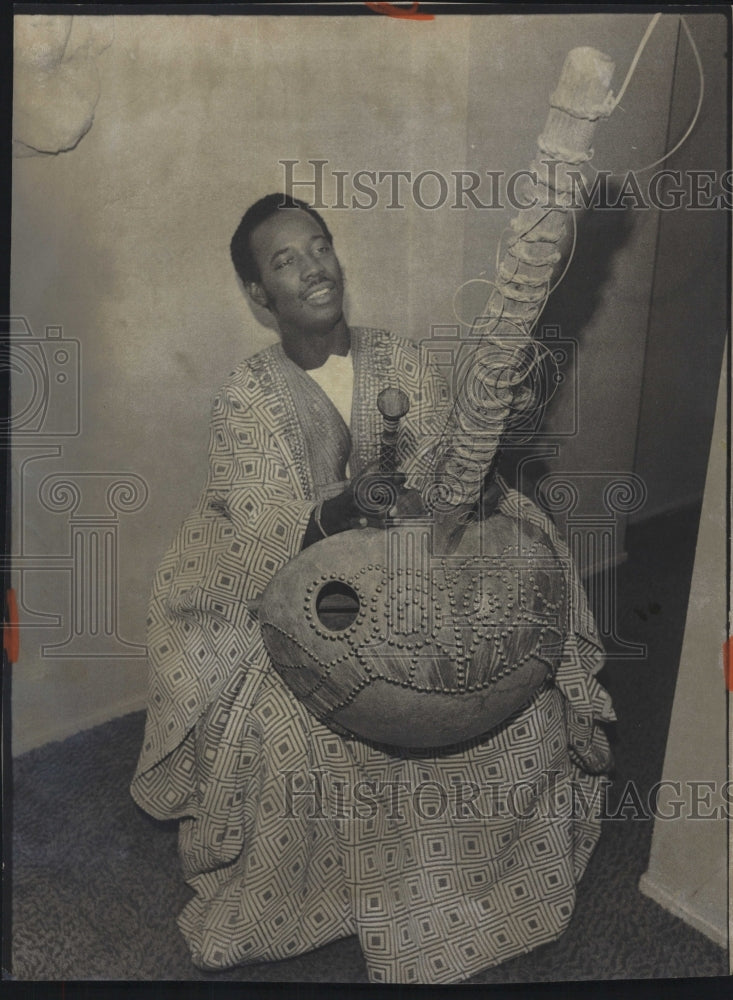 1974 Press Photo Djimo &amp; His Jarecki - RSM11077 - Historic Images