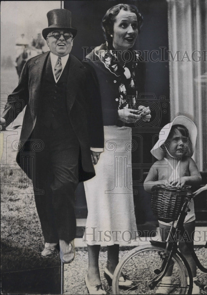 1935 Press Photo Agha Kahn &amp; Little Prince Sadruddin One of Richest Children - Historic Images