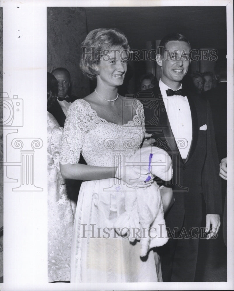 1961 Press Photo Charles T. Fisher III and Wife. - Historic Images