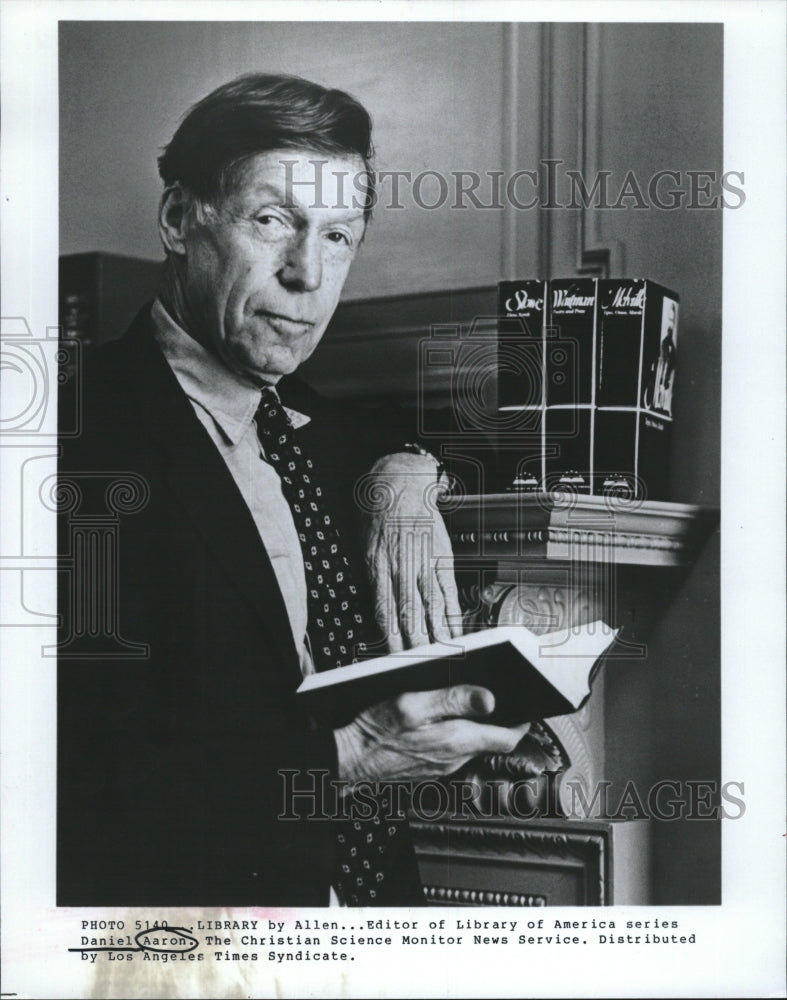 1982 Press Photo Daniel Aaron, &quot;LIBRARY by Allen&quot; - Historic Images