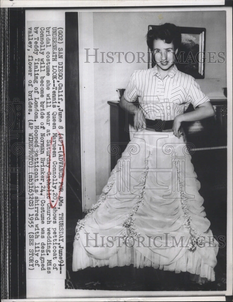 1955 Press Photo Tennis Queen Marueen Connolly shows bridal costume - RSM11673 - Historic Images