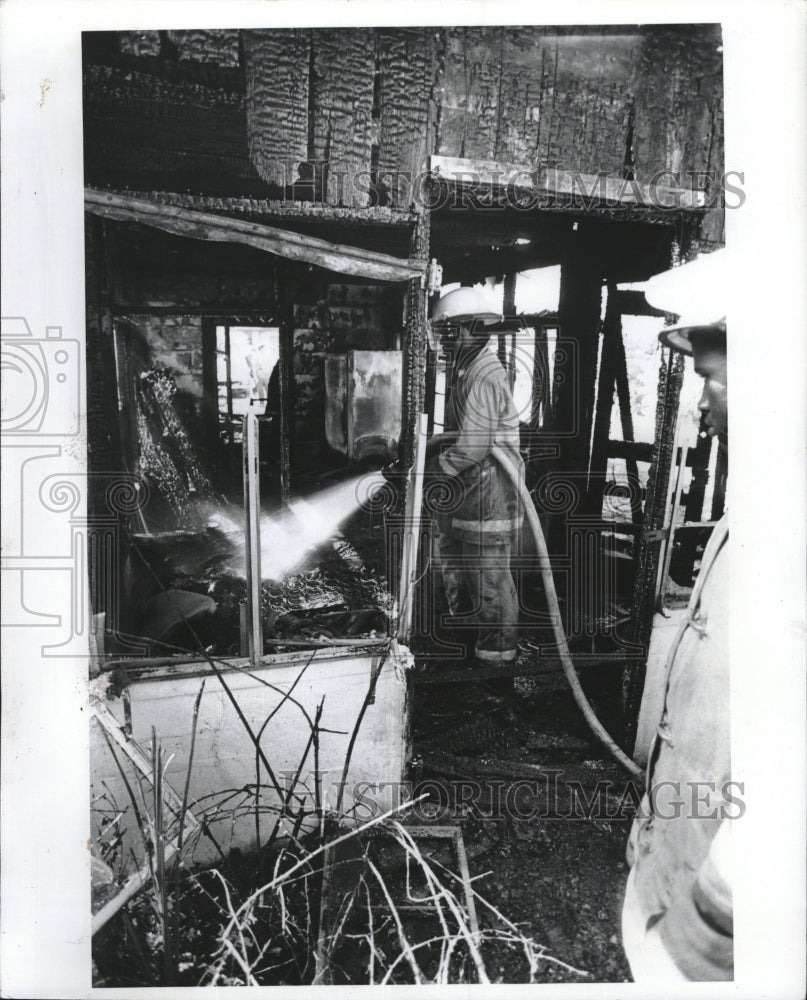 1982 Press Photo Marion Chimpman House Fire, Arson, St. Petersburg, Florida - Historic Images