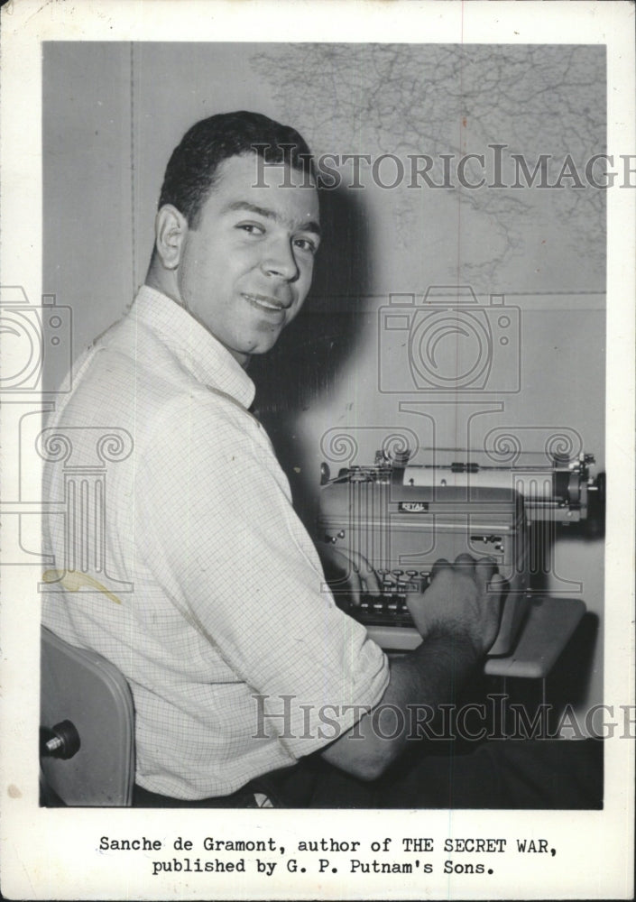 1971 Press Photo Sanche de Gramont, author of &quot;The Secret War&quot; - RSM11737 - Historic Images