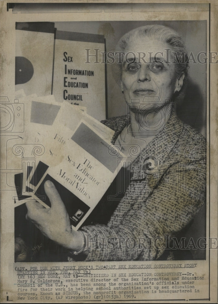 1969 Press Photo Dr. Mary S. Calderone, US Sex Information, Education Council - Historic Images