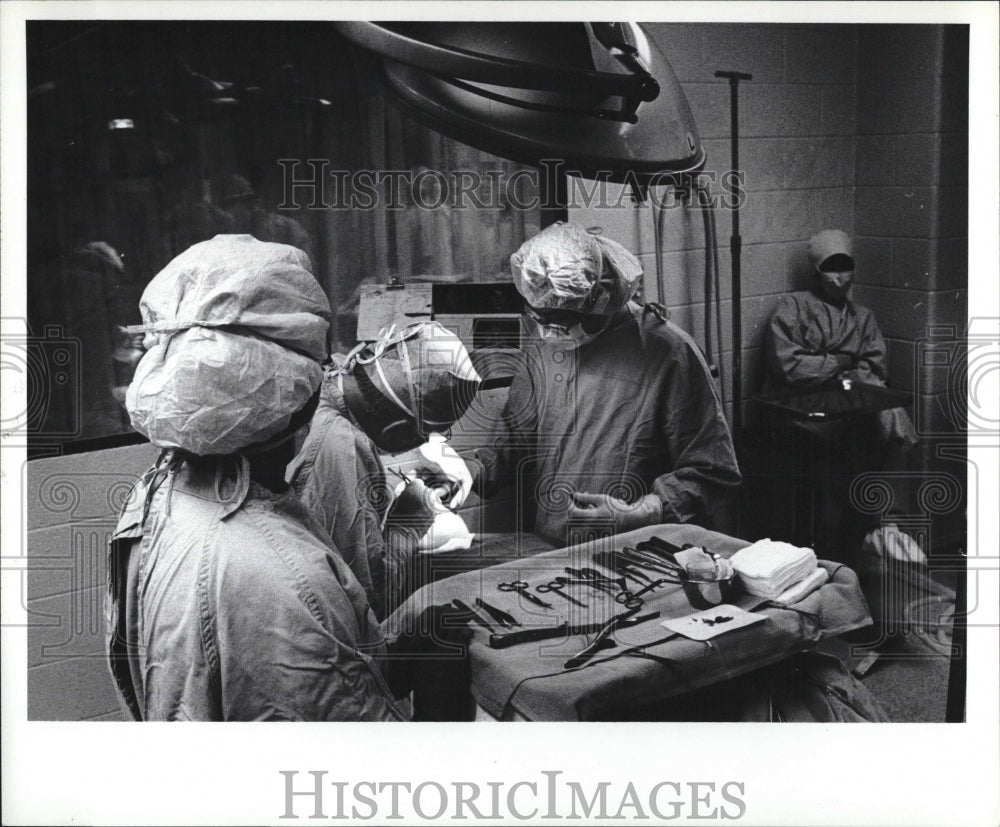 1981 Press Photo plastic nose surgery Straith Memorial hospital - RSM12185 - Historic Images