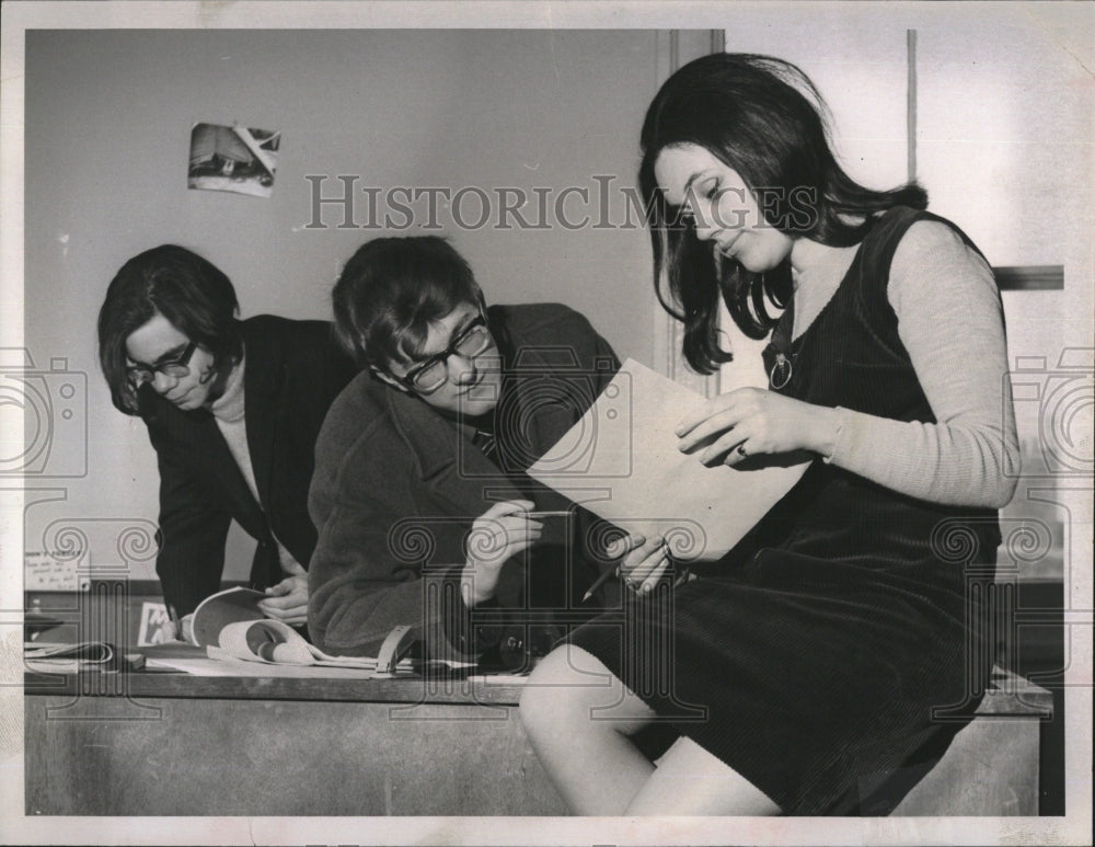 1966 Press Photo Suzy Menkes 1st Women Editor of Cambridge Univ&#39;s Weekly Paper - Historic Images