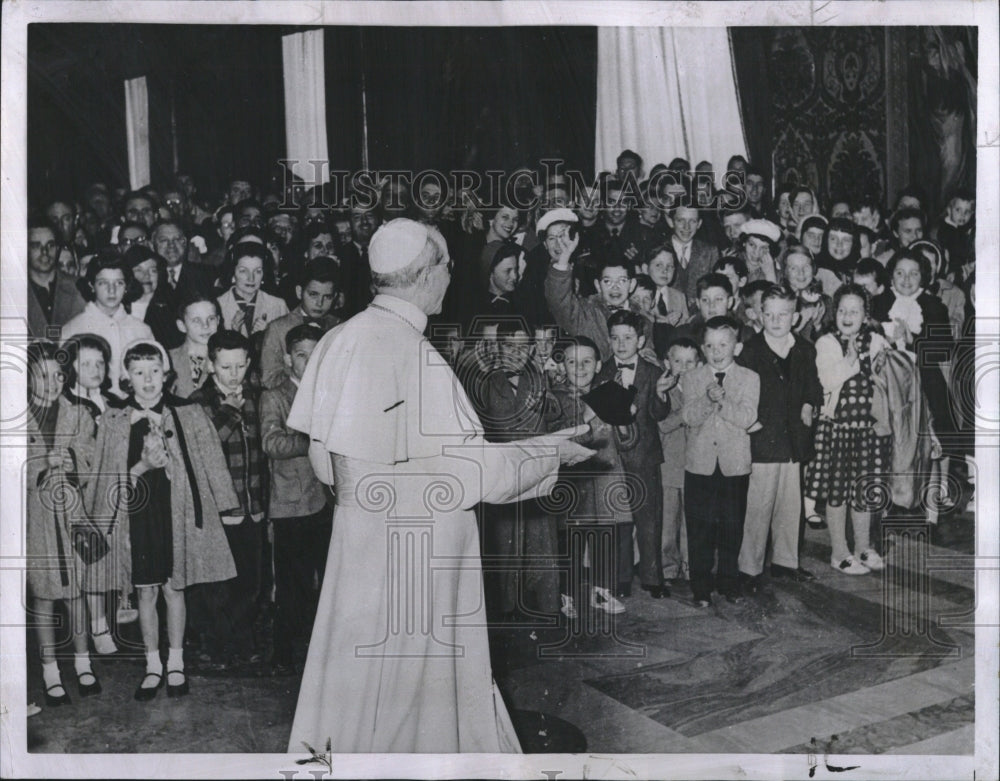 1956 Press Photo Pope Pius XII With 360 American Soldiers at Vatican City - Historic Images