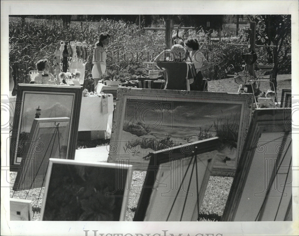 1981 Press Photo Art show at Crest Lake Park in Clearwater, Fla. - RSM12767 - Historic Images