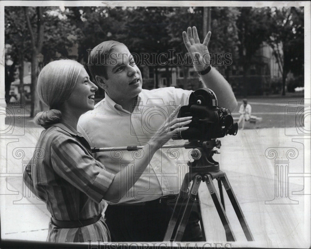 1967 Press Photo Shiela Shook &amp; Bruce Fisher with a video camera - RSM12771 - Historic Images