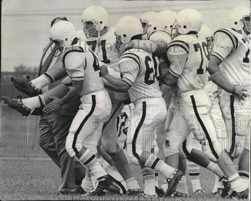 1973 Press Photo St Laurence school football team Pete Allard carried off field - Historic Images