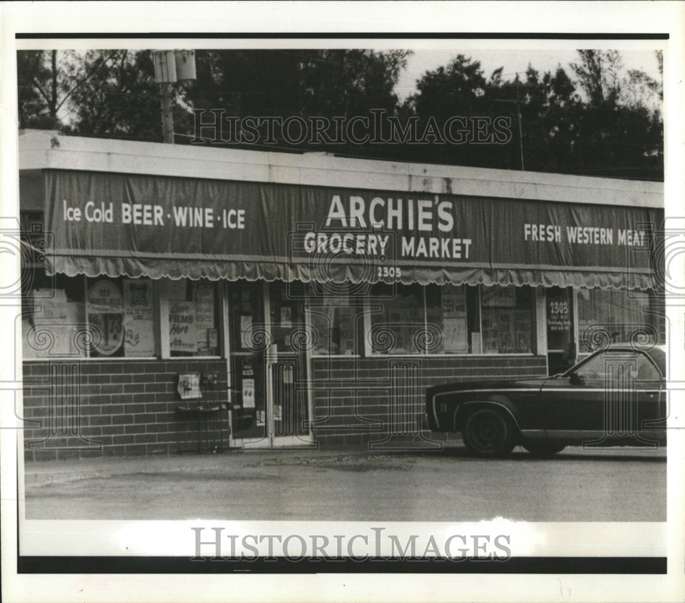 1980 Press Photo Archie&#39;s Grocery Market Store shopping - RSM12829 - Historic Images