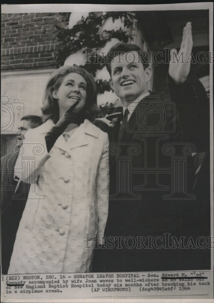 1964 Press Photo Sen. Edward &quot;Ted&quot; Kennedy, wife Joan - Historic Images