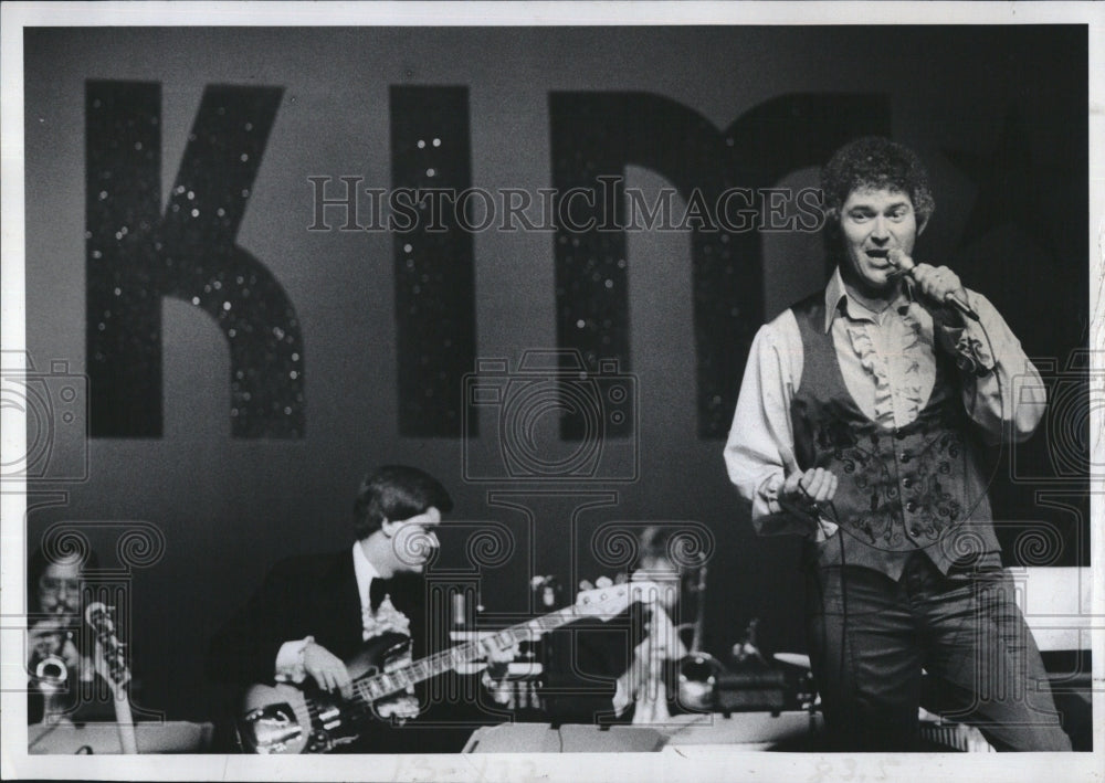 1980 Press Photo Kim Charles pleases audience with performance - RSM13201 - Historic Images