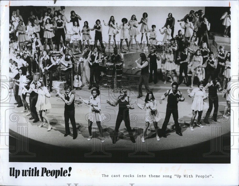 1975 Press Photo Up With People! Case rocks theme Song - RSM13207 - Historic Images