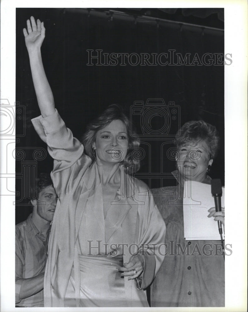 1986 Press Photo Christine Jones One Life to Live host Eeilene Prose Gooday Show - Historic Images