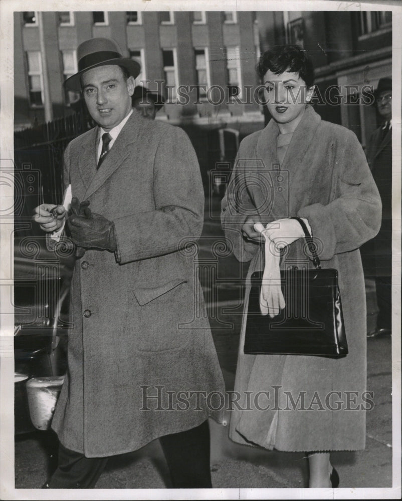 1959 Press Photo Medford Police Inspector Paul Murphy Mrs. Ann Reilly contact - Historic Images