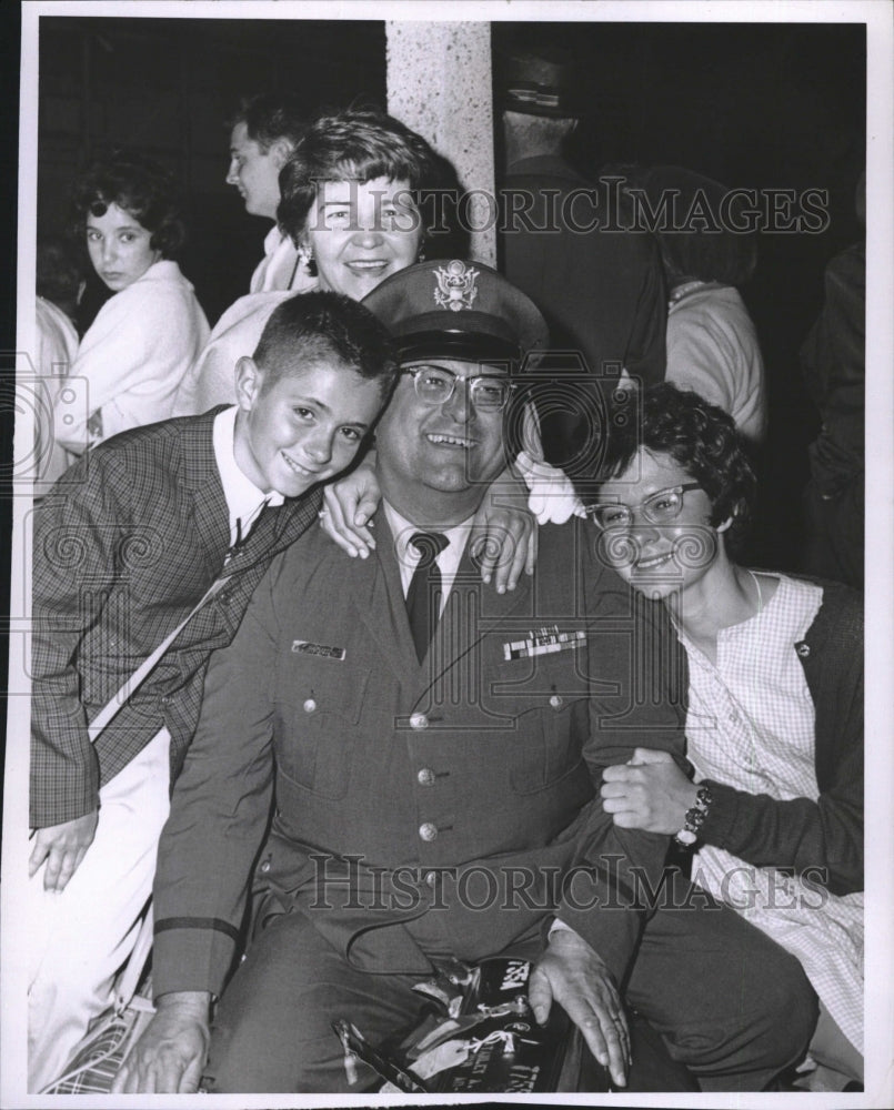 1962 Press Photo Major Stanley Riggs family wife daughter - RSM13995 - Historic Images