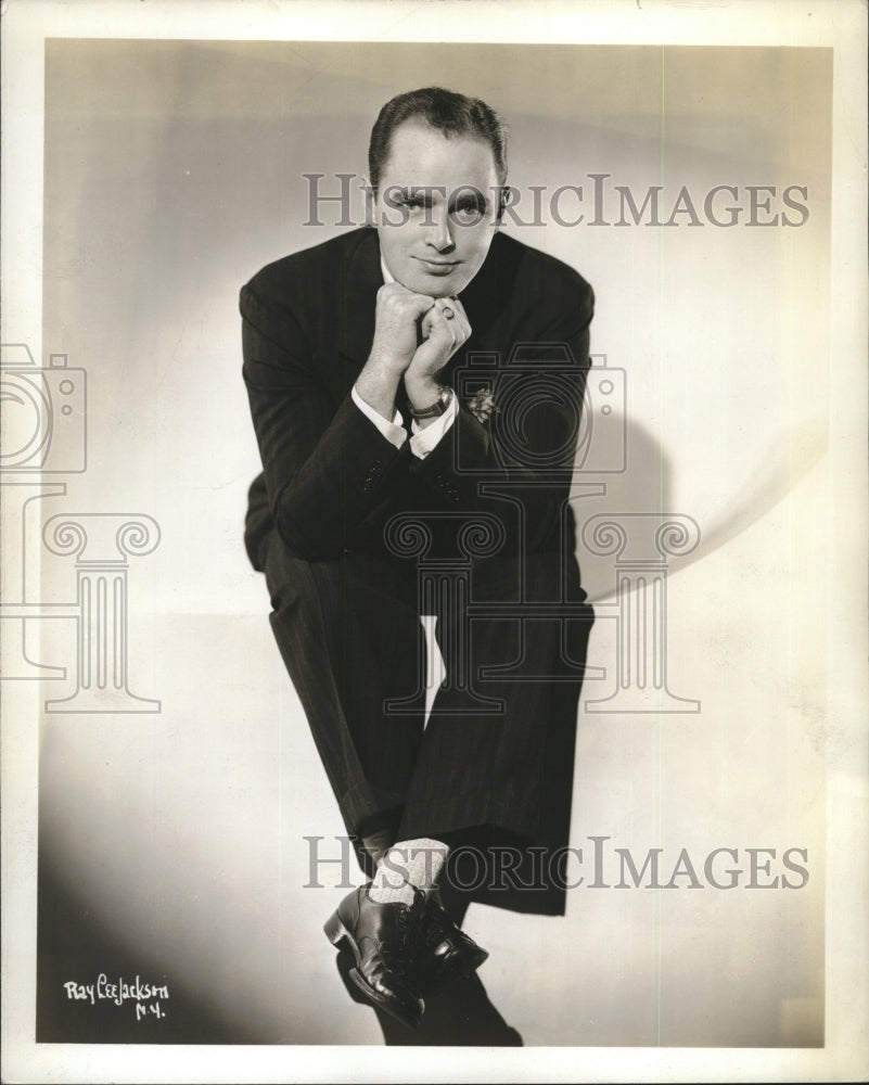 1937 Press Photo Tommy Riggs radio - RSM14037 - Historic Images