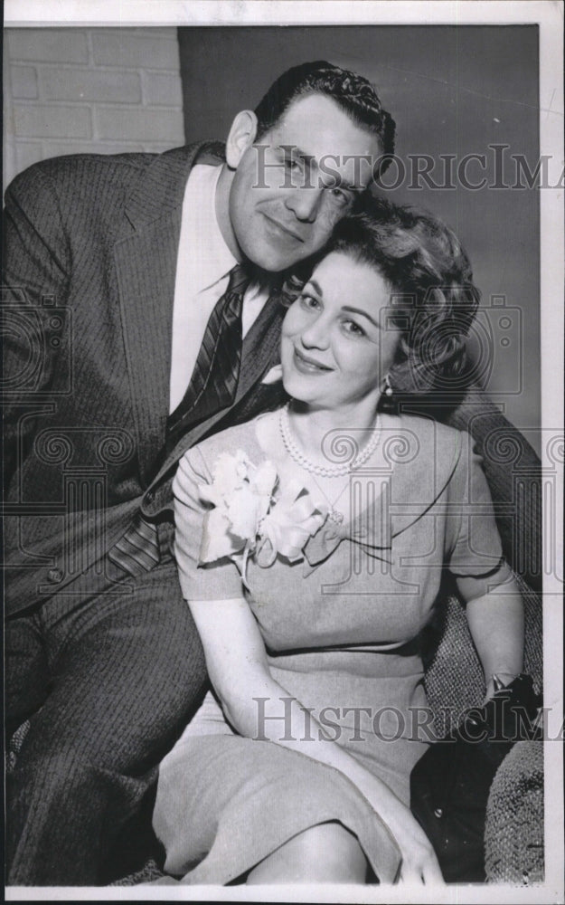 1959 Press Photo Singer Gogi Grant Attorney Husband Robert Rifkind - Historic Images