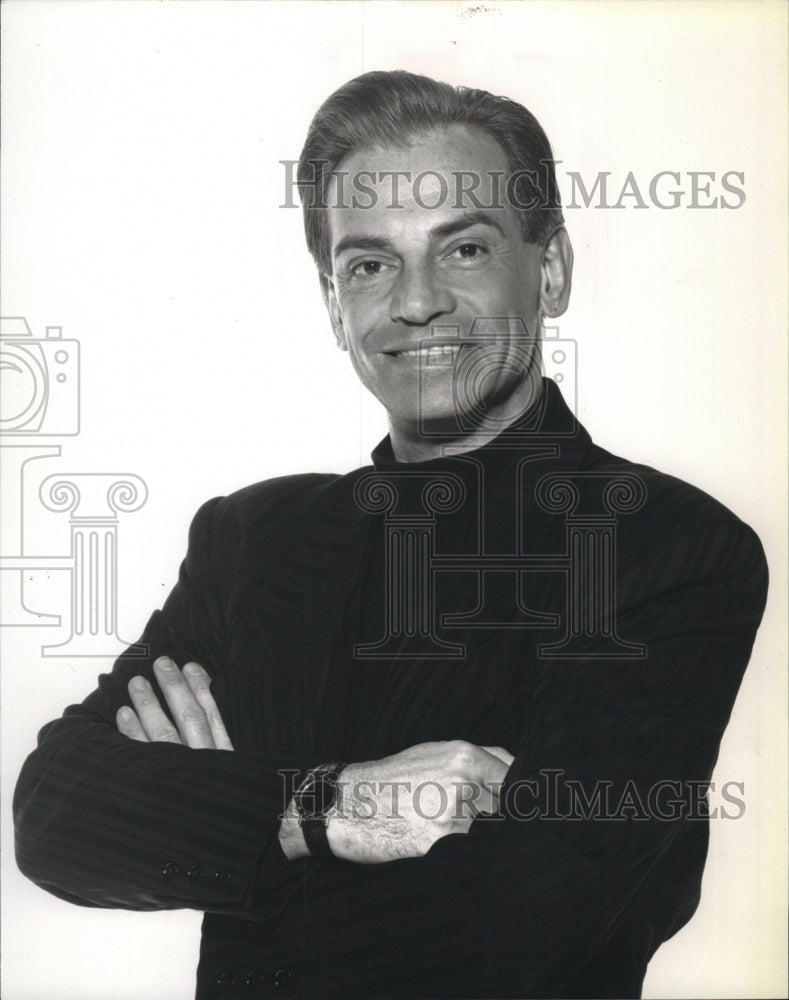 2000 Press Photo Fashion Designer Alfred Fiandaca - RSM14099 - Historic Images