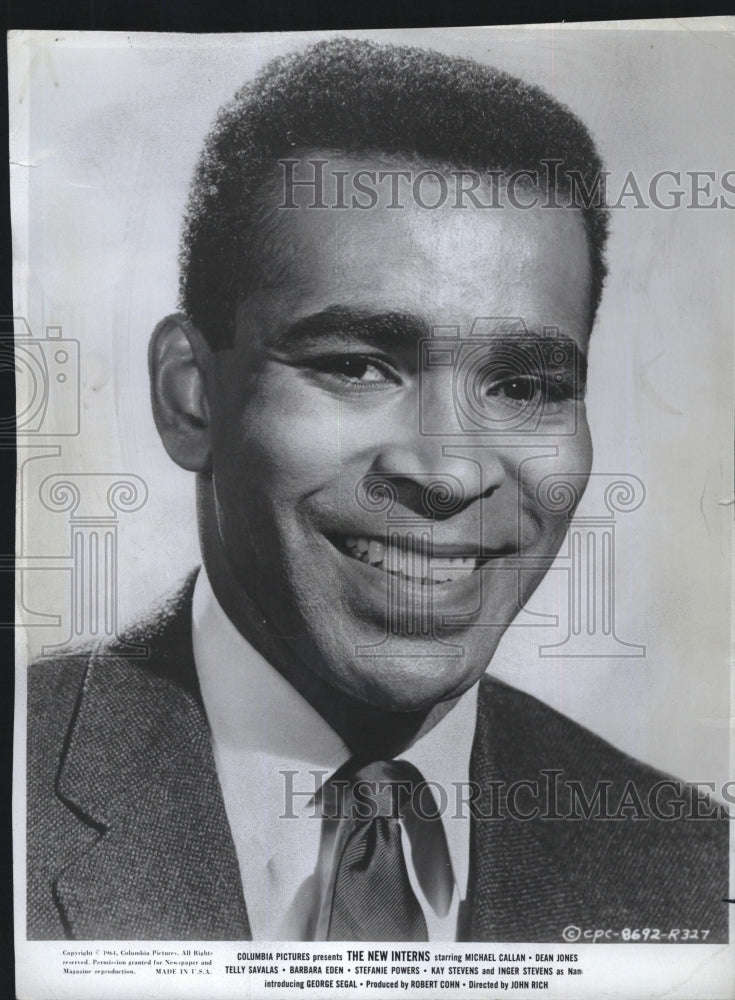 1974 Press Photo The New Interns Greg Morris - Historic Images