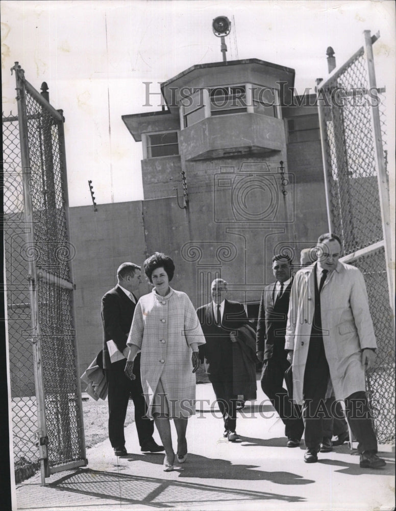 1962 Press Photo Walpole State Prison Mrs. Jon Flaherty - Historic Images