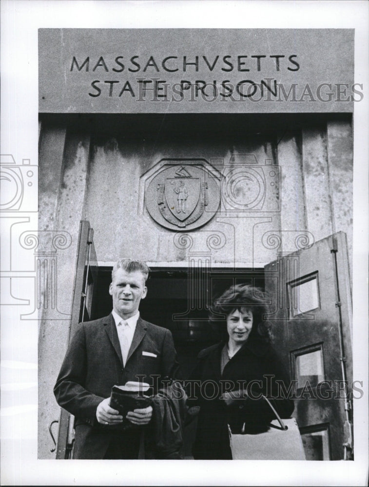 1964 Press Photo convict Joseph Flaherty fiancee Frances McKearney prison - Historic Images