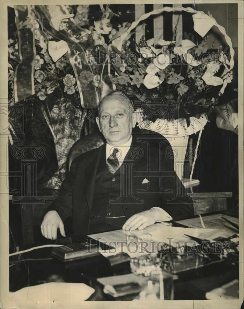 1940 Press Photo Postmaster Peter Tague office Federal Building - Historic Images