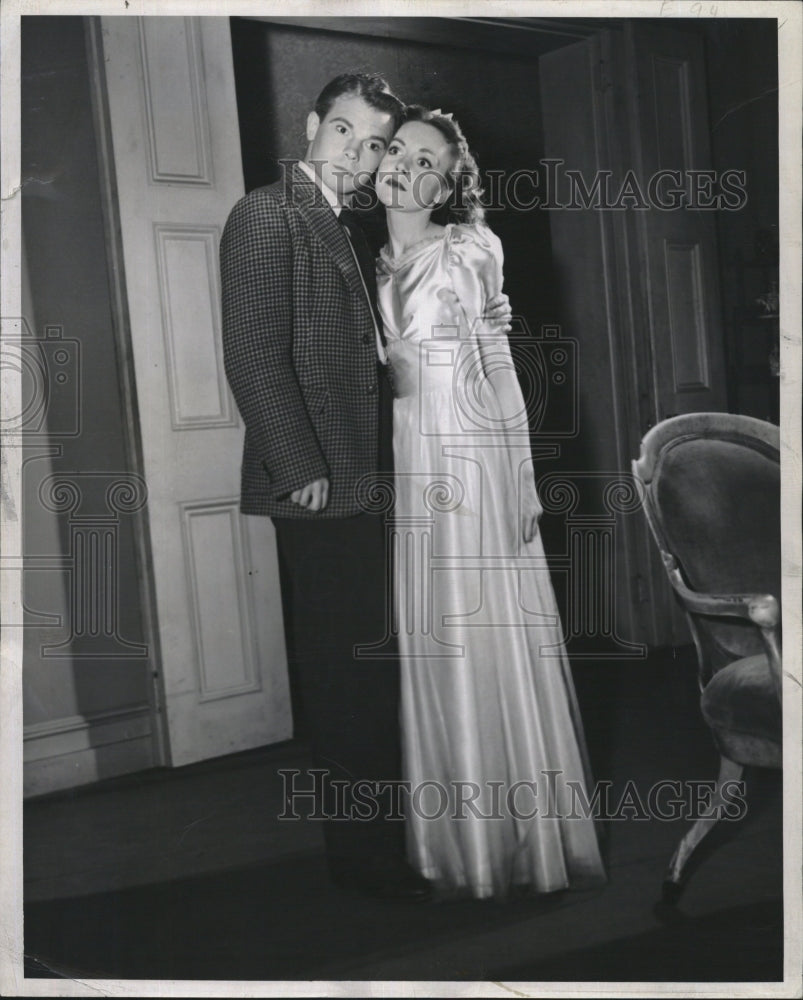 1944 Press Photo Hugh Thomas Gertrude Beach Janie - Historic Images