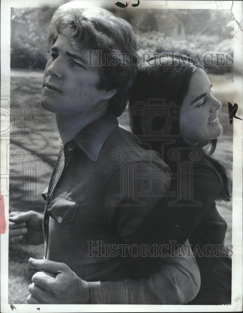 1972 Press Photo Ryan O&#39;Neal Ali MacGraw Love Story - RSM15033 - Historic Images