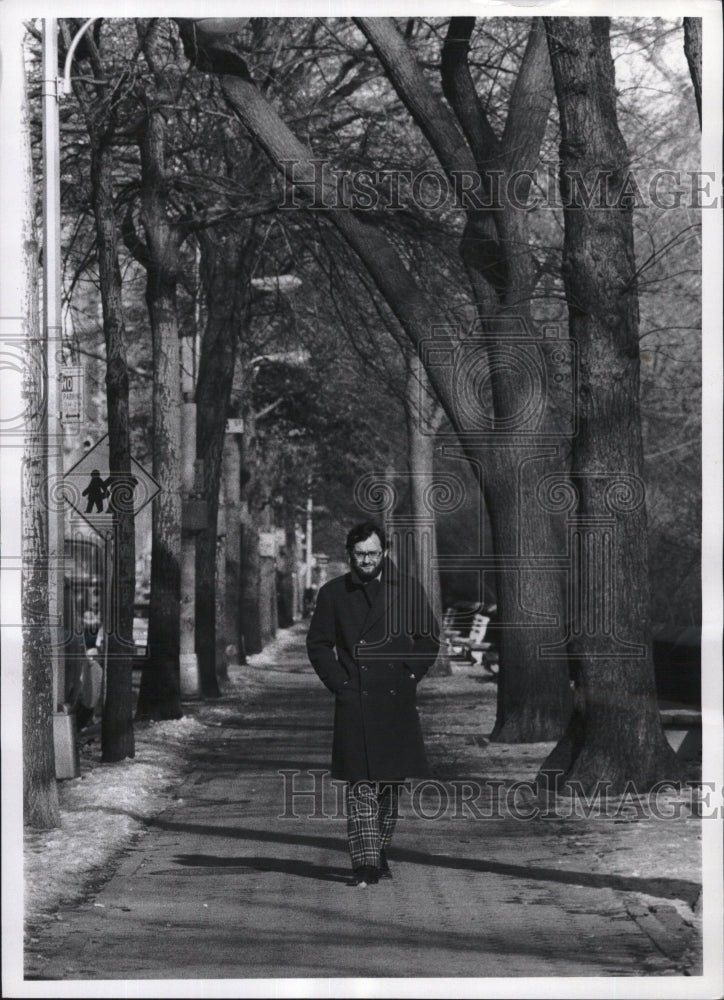 1974 Press Photo Bill O&#39;Shea Central Park South classmates seminary left priest - Historic Images