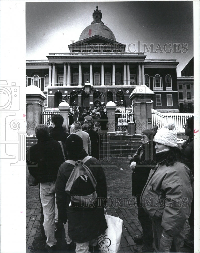 1994 line enter state house Tip O&#39;Neil funeral - Historic Images