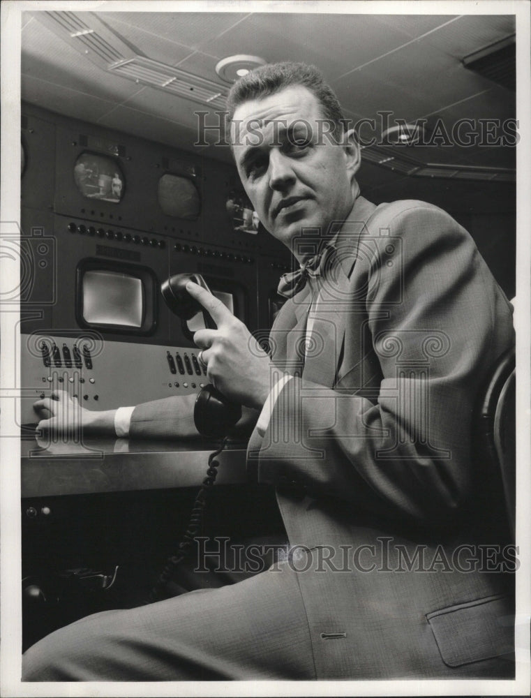 1956 Press Photo Bob Doyle, NBC News Producer, Director - RSM15825 - Historic Images