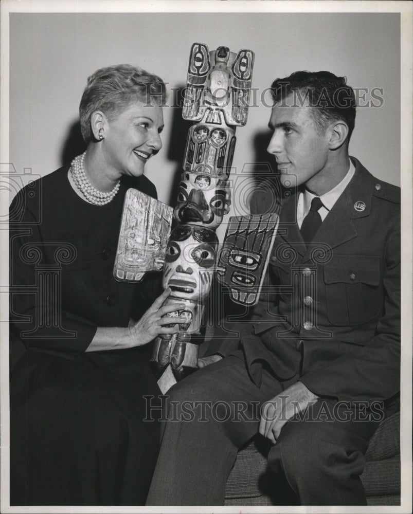 1958 Press Photo Actress Mary Martin &amp; Stephen W. West - RSM15939 - Historic Images