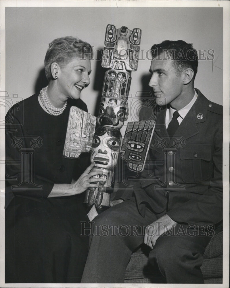 1958 Press Photo Singer/actress Mary Martin & Stephen West - Historic Images