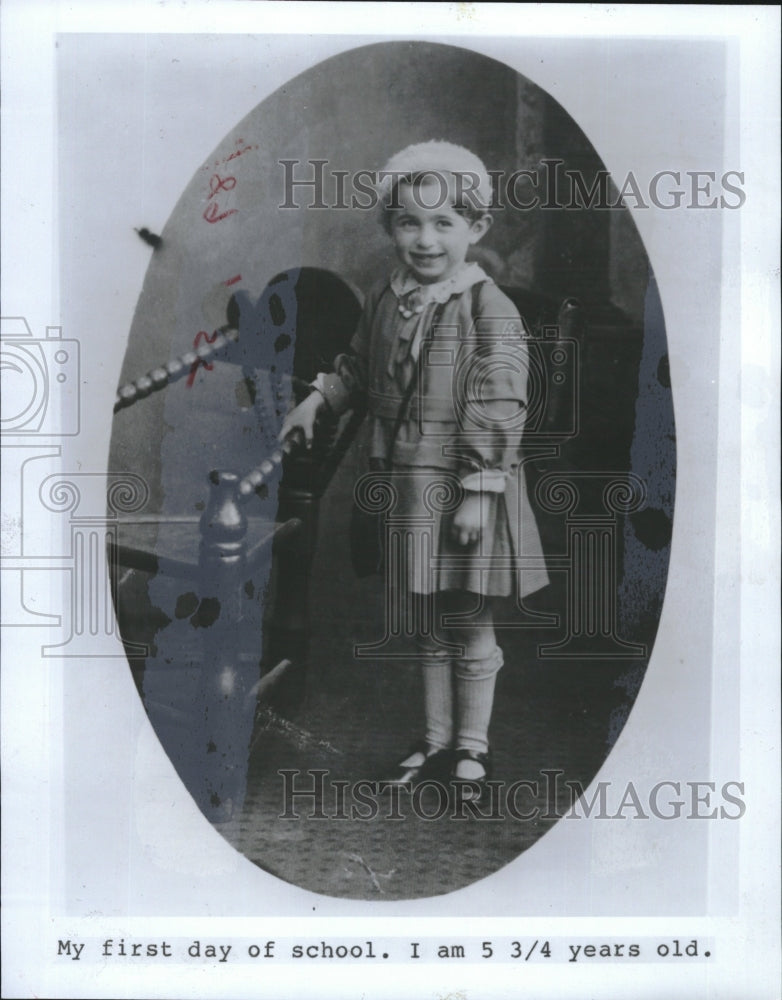 Press Photo Dr. Ruth Westheimer on her first day of school - RSM16063 - Historic Images