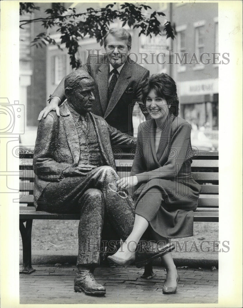 1986 Press Photo David Wright, Kate Sullivan, Mayor Curley on WNEV-TV - Historic Images