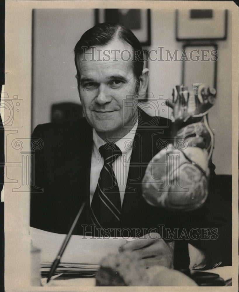 Press Photo Dr Charles A Sanders,Mass. Gneral Hospital - RSM16211 - Historic Images